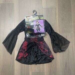 Totally ghoul vampiress child costume. NWT medium dress and collar